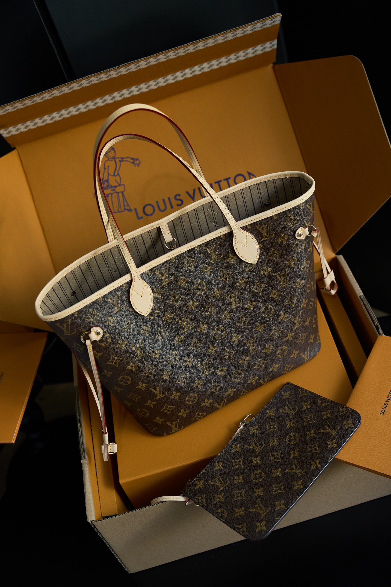 Louis Vuitton Neverfull Medium M46975